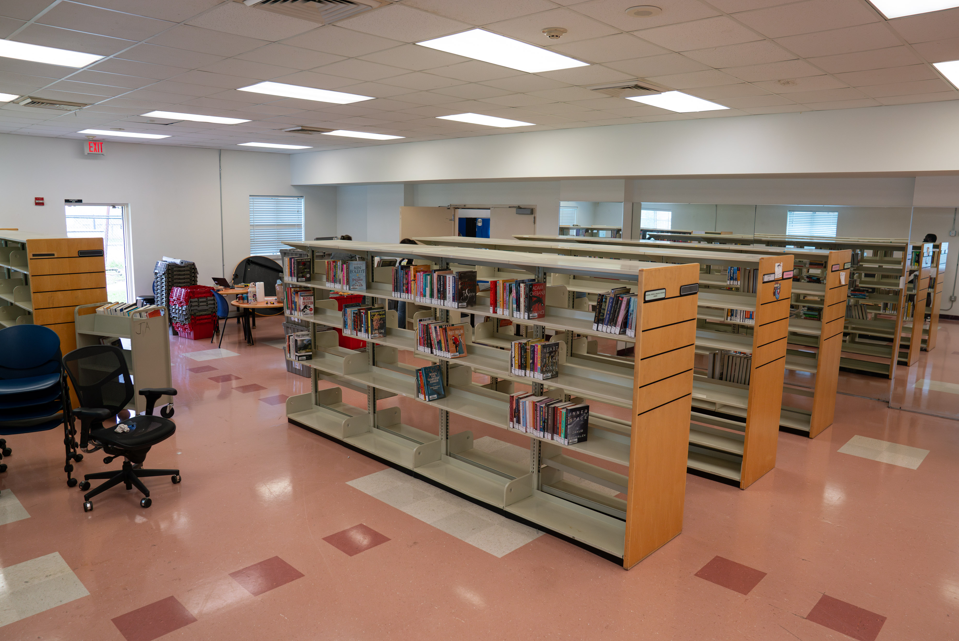 After a car crash damaged a popular branch, Broward County Library opened a pop-up location in a nearby community center. 