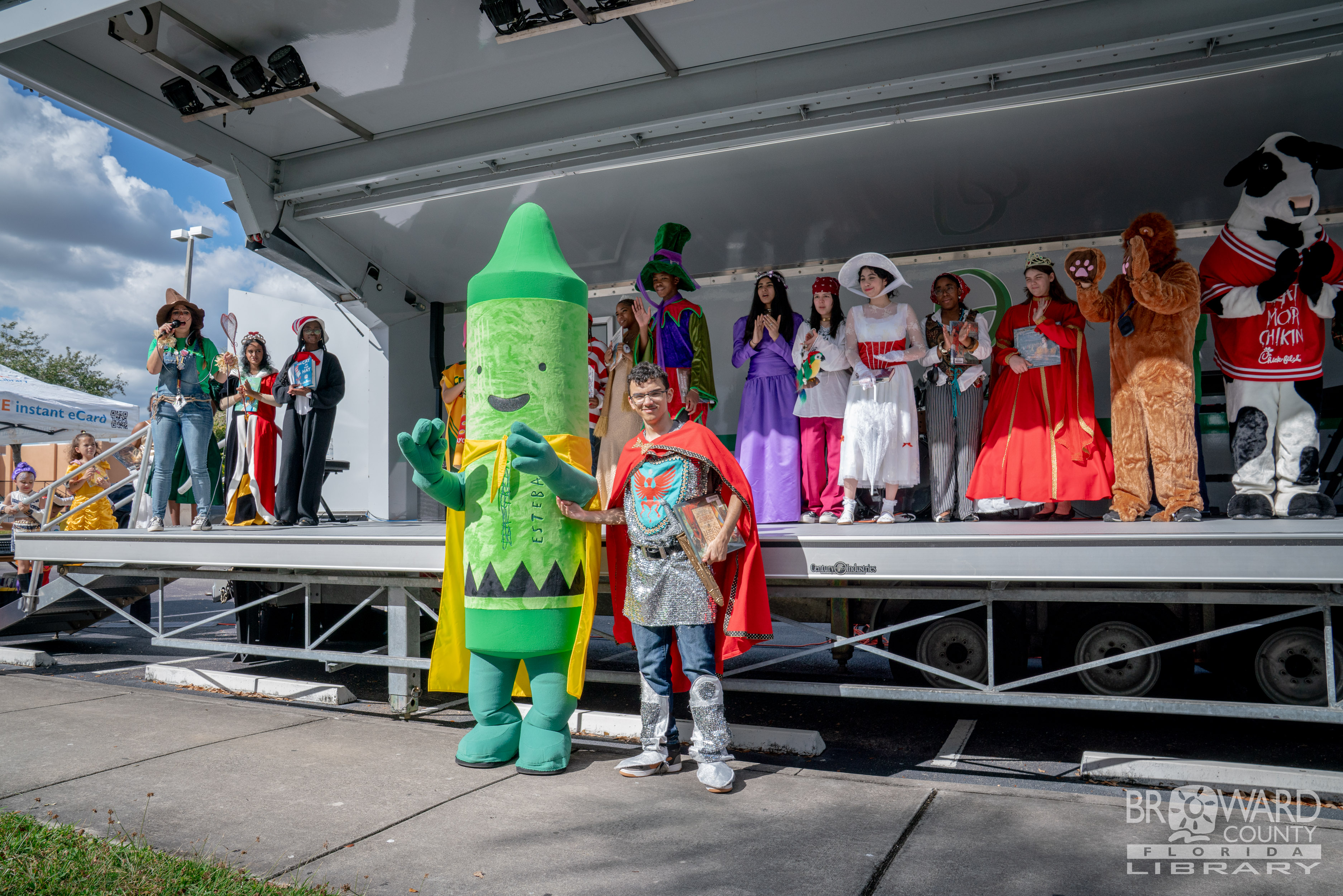 Costumed performers delight and entertain at StoryBook Festival 2025